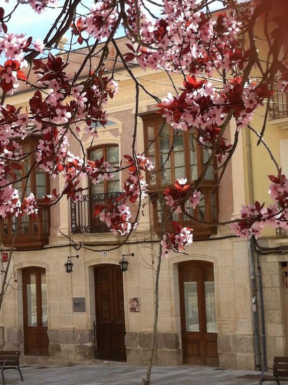 Emebed Posada Castrojeriz Kültér fotó