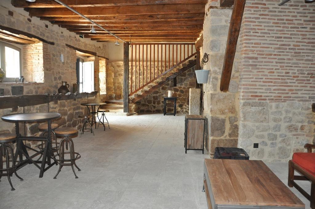 Emebed Posada Castrojeriz Kültér fotó